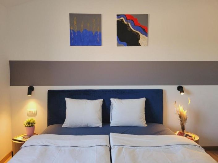 Image No.21-4 Bed Property for sale