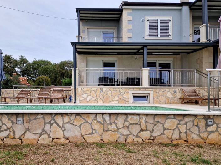 Image No.3-Propriété de 6 chambres à vendre à Porec