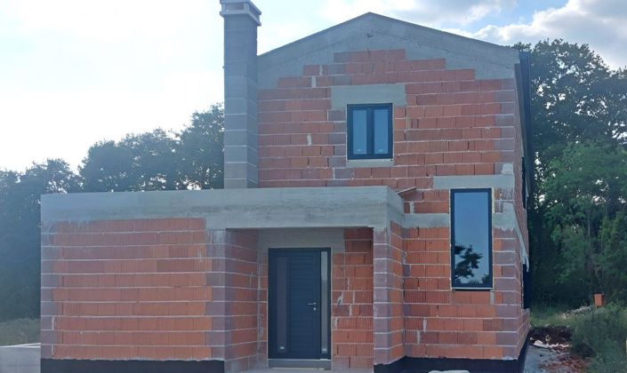 Image No.6-3 Bed Property for sale