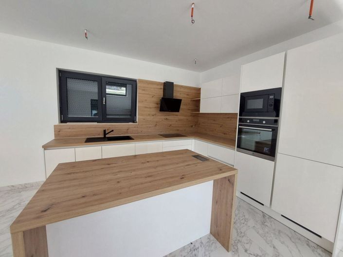 Image No.5-Propriété de 3 chambres à vendre à Labin