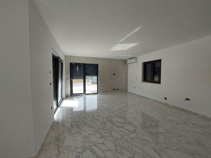 Image No.6-Propriété de 3 chambres à vendre à Labin