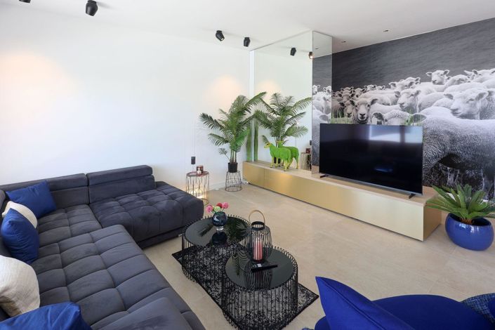 Image No.13-4 Bed Property for sale