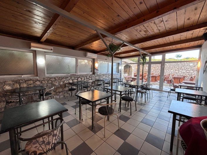 Image No.13-24 Bed Property for sale