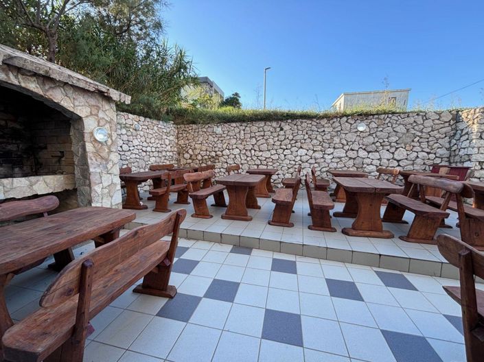 Image No.18-24 Bed Property for sale