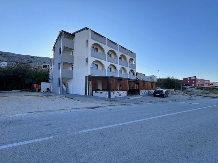 Image No.4-Propriété de 24 chambres à vendre à Pag
