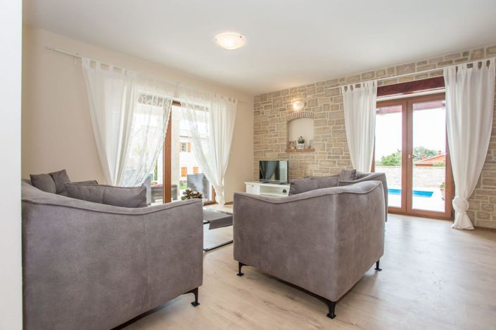 Image No.13-4 Bed Property for sale