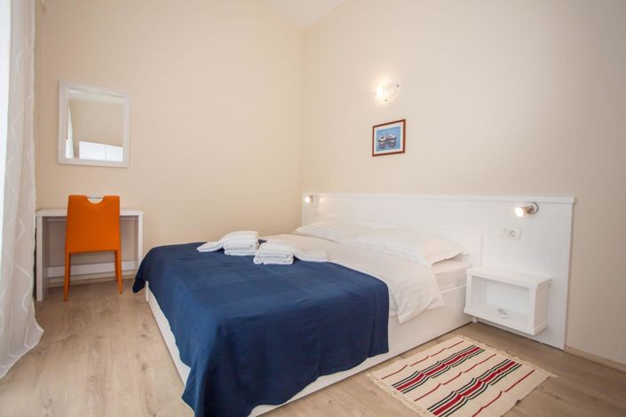 Image No.19-4 Bed Property for sale