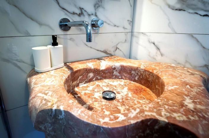 Image No.19-3 Bed Property for sale