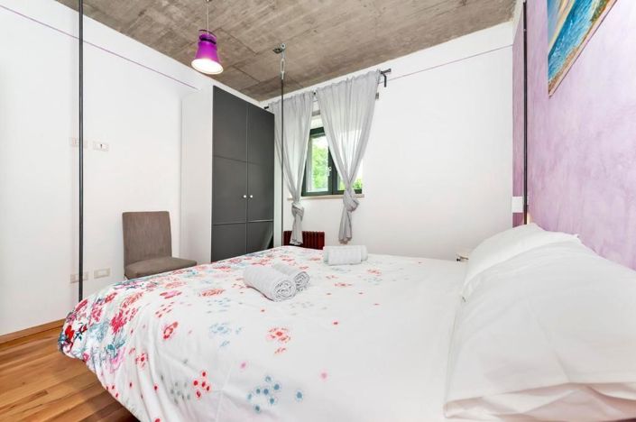 Image No.20-3 Bed Property for sale