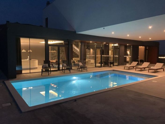 Image No.13-4 Bed Property for sale