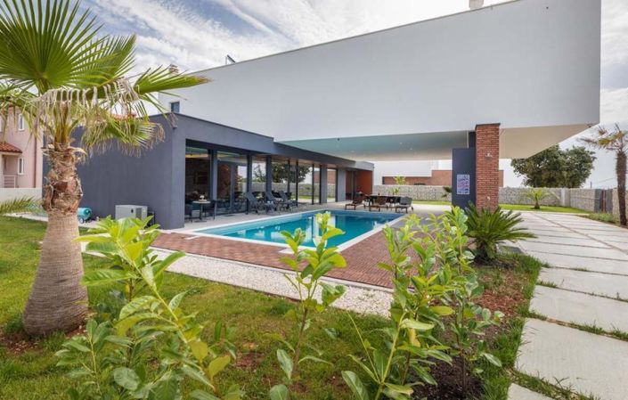 Image No.5-4 Bed Property for sale