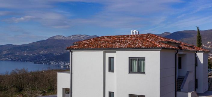 Image No.10-6 Bed Property for sale