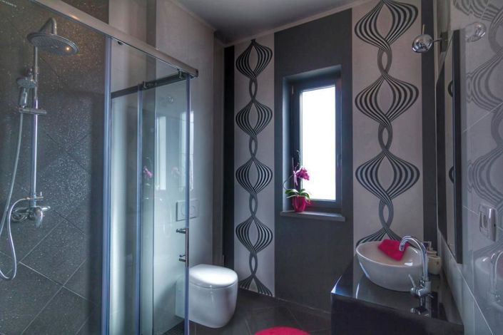 Image No.15-6 Bed Property for sale