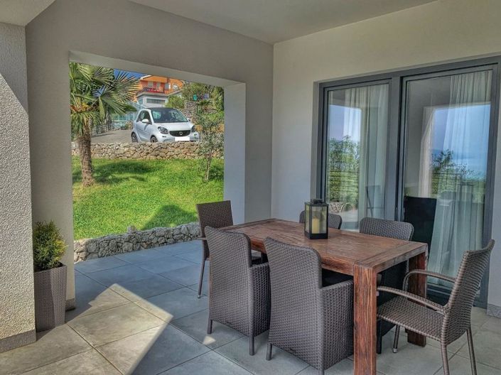 Image No.25-6 Bed Property for sale