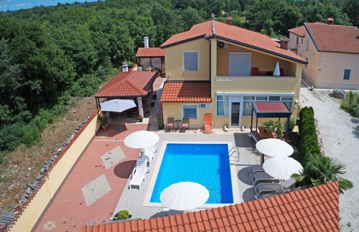 Image No.1-Propriété de 9 chambres à vendre à Porec