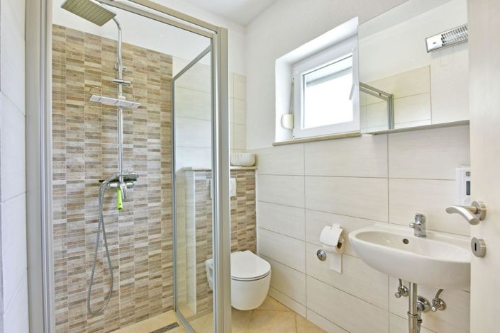 Image No.12-9 Bed Property for sale