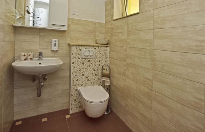 Image No.21-9 Bed Property for sale