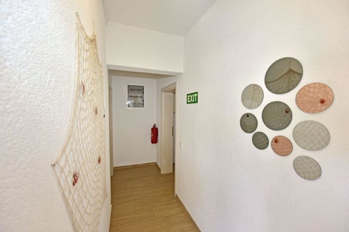 Image No.7-9 Bed Property for sale