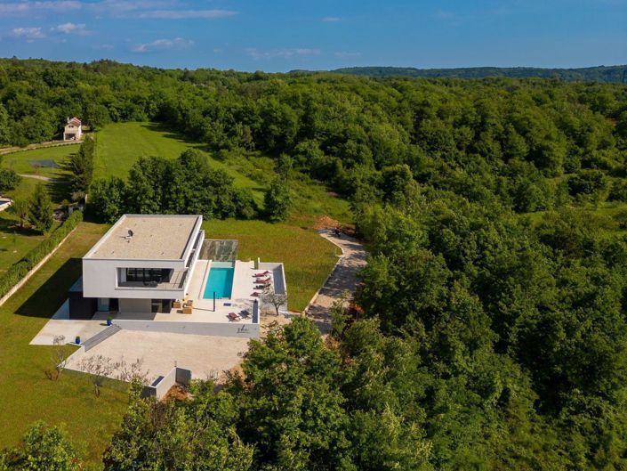 Image No.13-3 Bed Property for sale