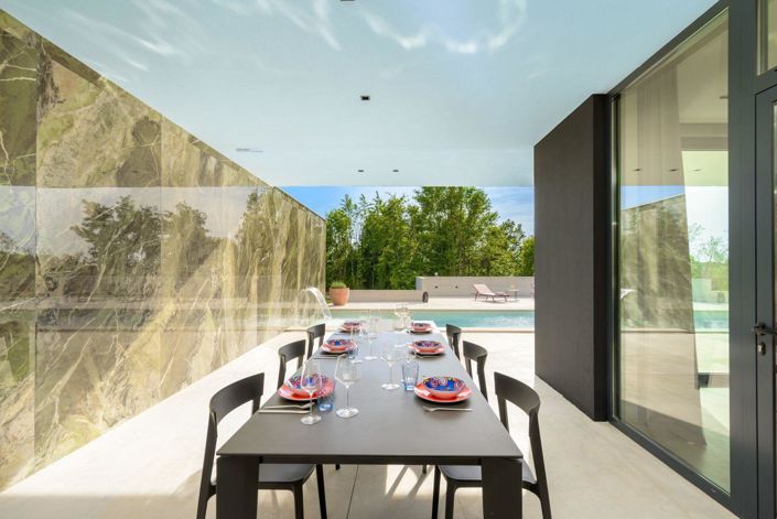 Image No.25-3 Bed Property for sale