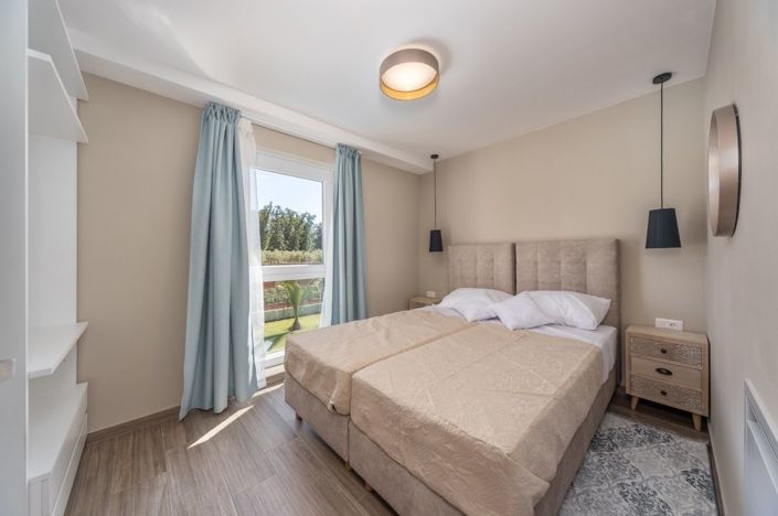 Image No.16-6 Bed Property for sale