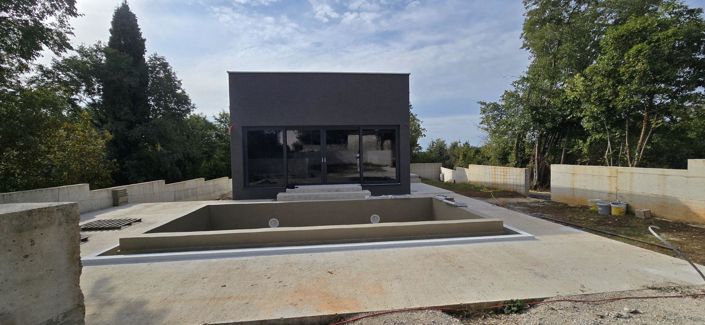 Image No.2-4 Bed Property for sale