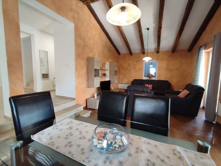 Image No.25-3 Bed Property for sale