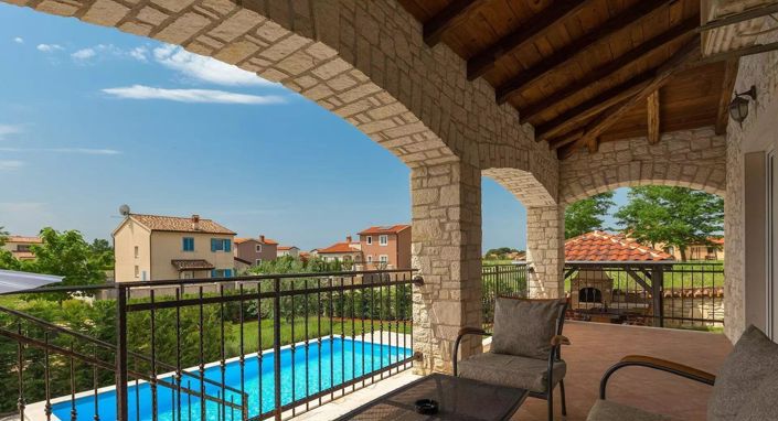 Image No.8-3 Bed Property for sale