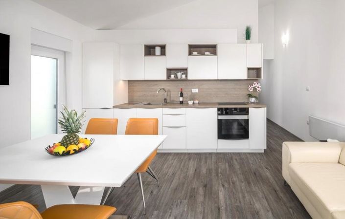 Image No.14-5 Bed Property for sale