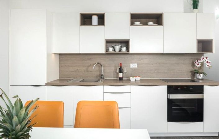 Image No.15-5 Bed Property for sale