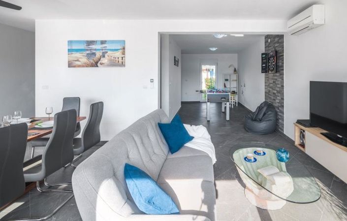 Image No.16-5 Bed Property for sale