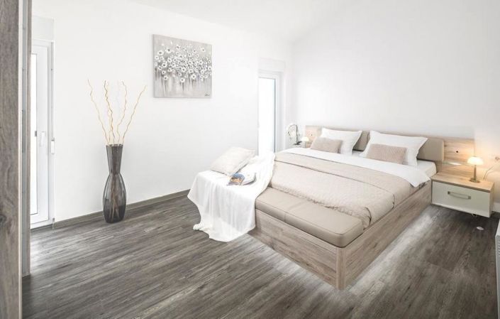 Image No.17-5 Bed Property for sale