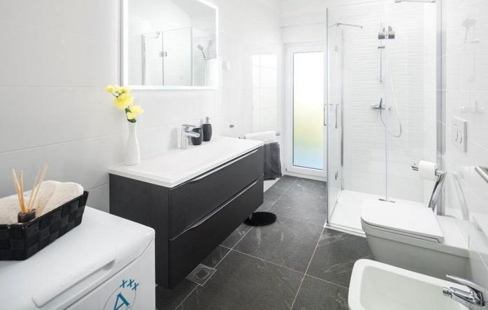 Image No.19-5 Bed Property for sale