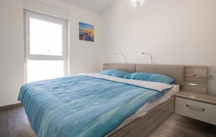 Image No.25-5 Bed Property for sale