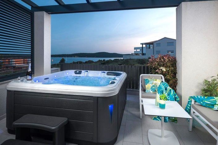 Image No.4-5 Bed Property for sale