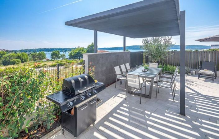 Image No.5-5 Bed Property for sale