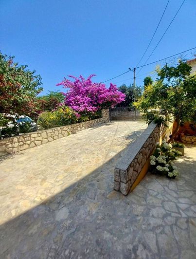 Image No.6-Propriété de 9 chambres à vendre à Mali Losinj