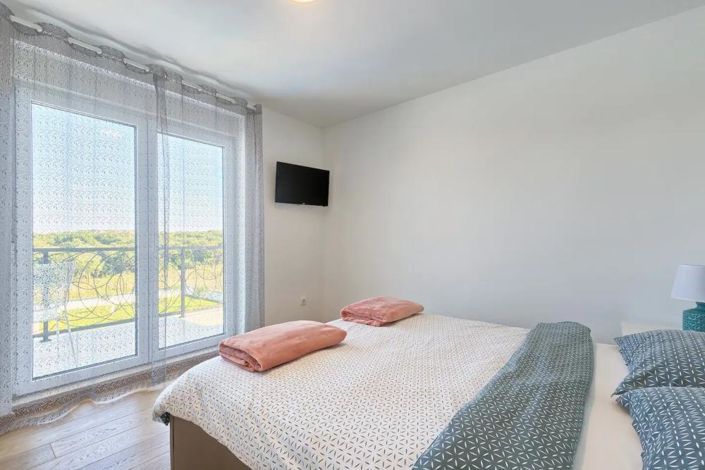 Image No.14-5 Bed Property for sale