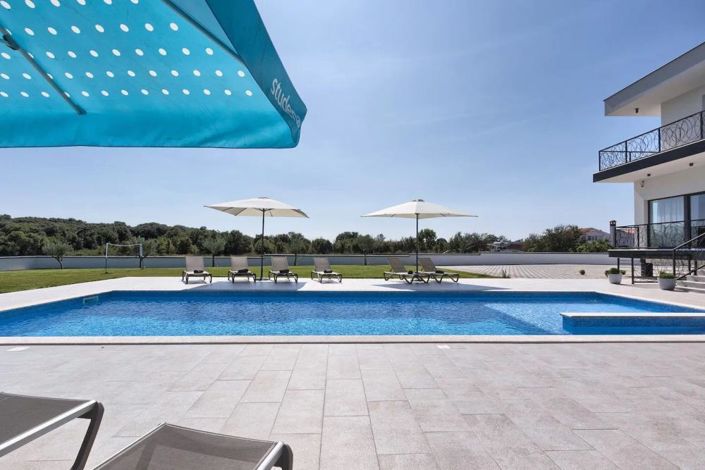 Image No.25-5 Bed Property for sale