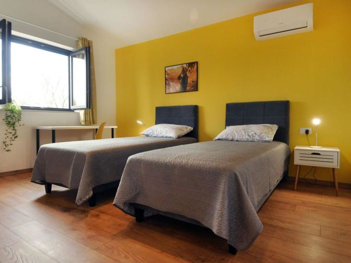 Image No.25-4 Bed Property for sale