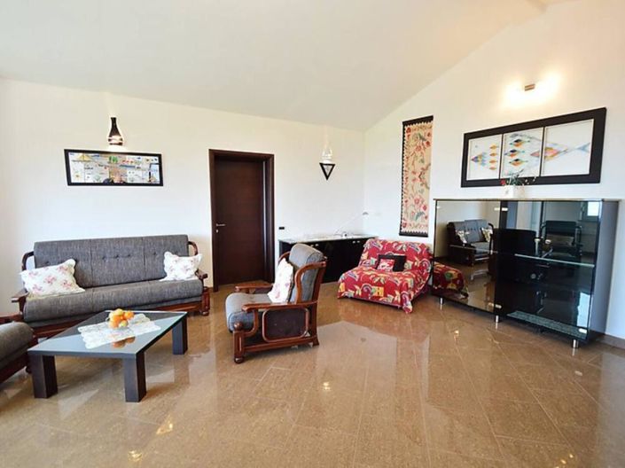 Image No.9-11 Bed Property for sale