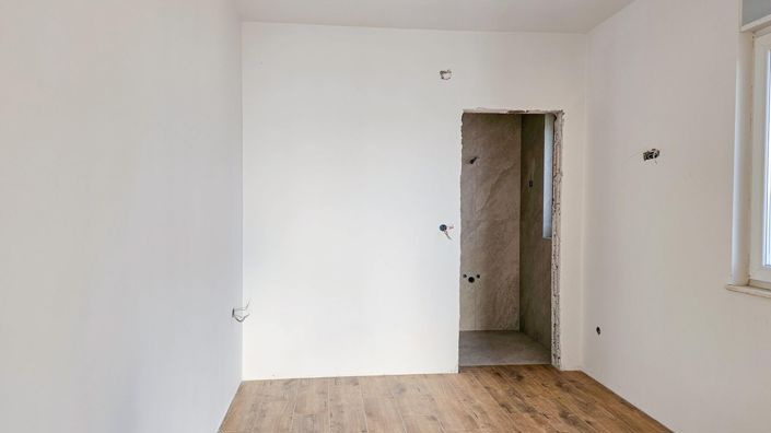 Image No.11-3 Bed Property for sale