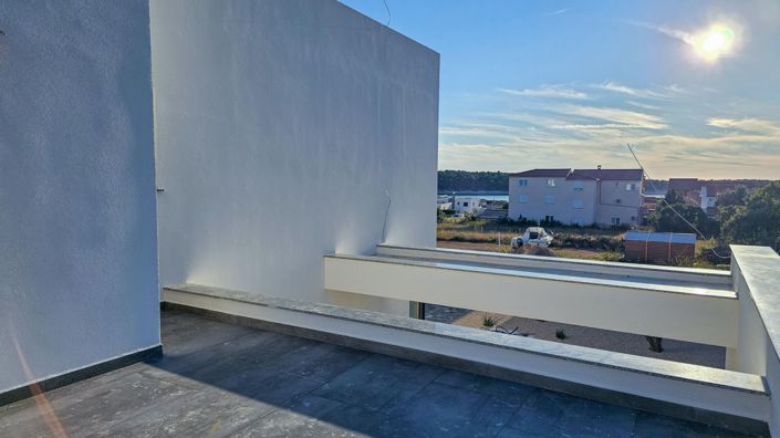 Image No.22-3 Bed Property for sale