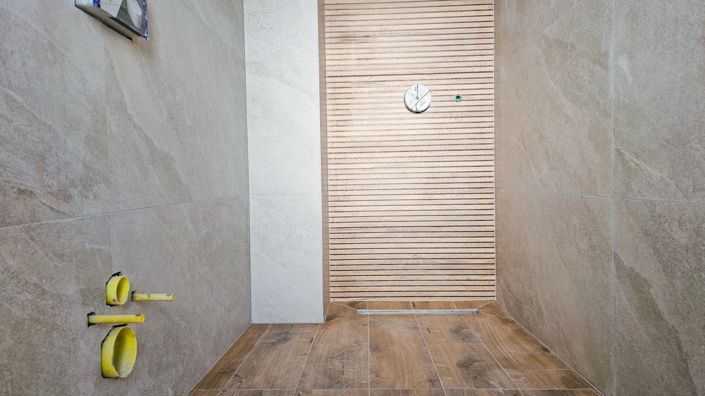 Image No.24-3 Bed Property for sale