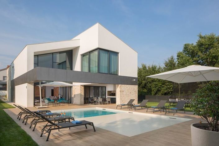 Image No.2-4 Bed Property for sale