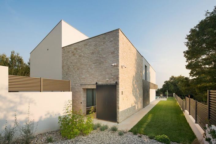 Image No.4-4 Bed Property for sale
