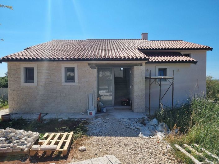 Image No.16-5 Bed Property for sale