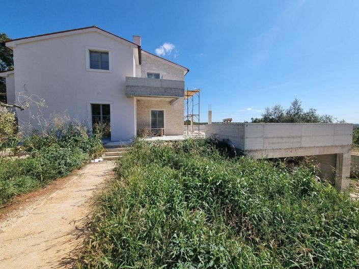 Image No.9-5 Bed Property for sale