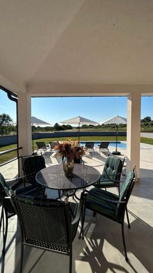 Image No.13-3 Bed Property for sale