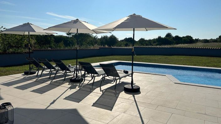 Image No.8-3 Bed Property for sale